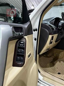 تۆیۆتا لاندكروزر پرادۆ